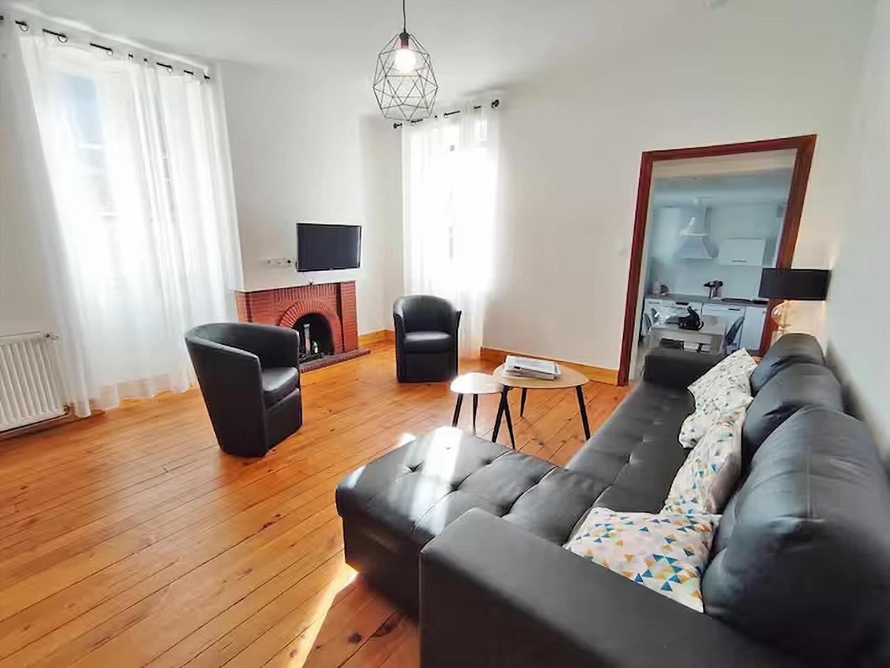 L'Alexiane, Centre Luchon, Parking Gratuit, Wifi Lägenhet Bagnères-de-Luchon Exteriör bild